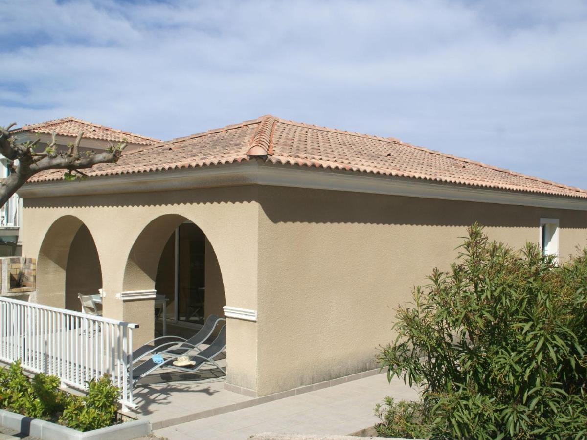 Cosy Cottage In Luc Sur Mer With Private Terrace *